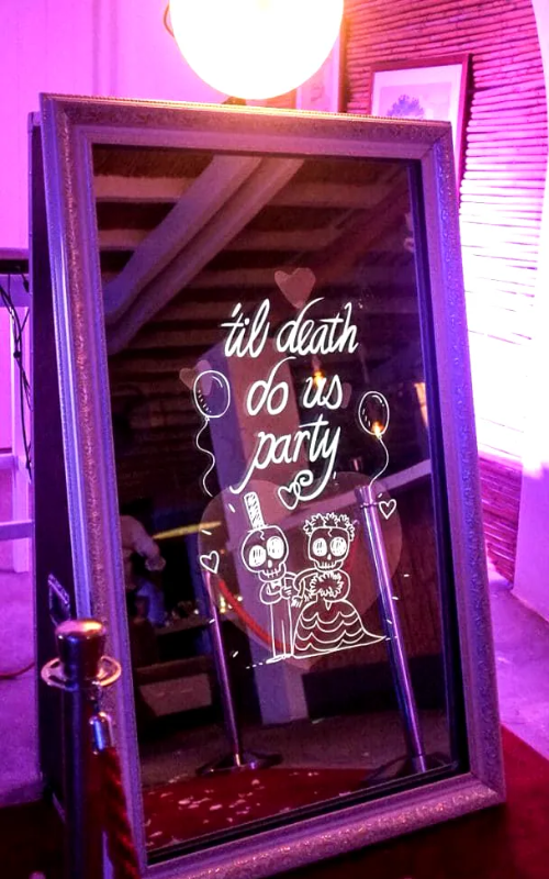 MAGIC-MIRROR-PHOTOBOOTH-HIRE