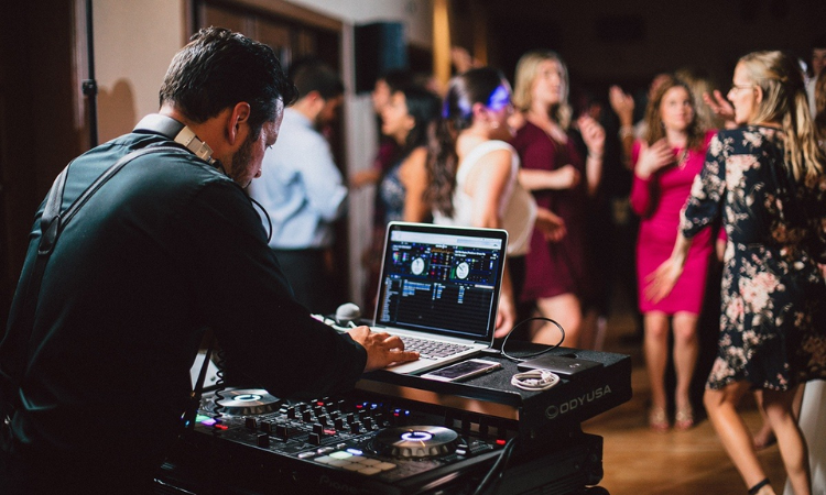 WEDDING-DJ-FOR-HIRE